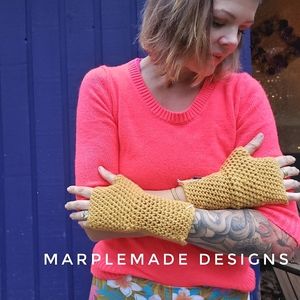 NWT* Handmade Fingerless gloves💜 super soft acrylic yarn, MarpleMade Designs,